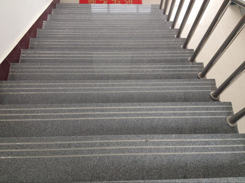 鲁灰石材在建筑中起到非常重要作用
