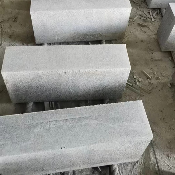 山东鲁灰路沿石
